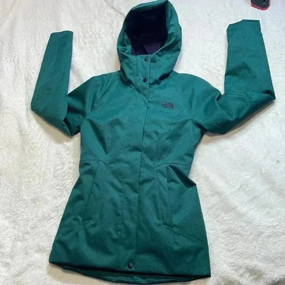 The North Face Women's Toastie Coastie Parka Botanical Green. Size XS - Picture 3 of 11